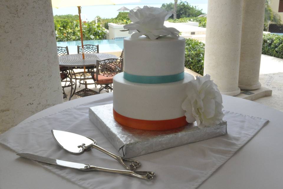 Two-tier wedding cake