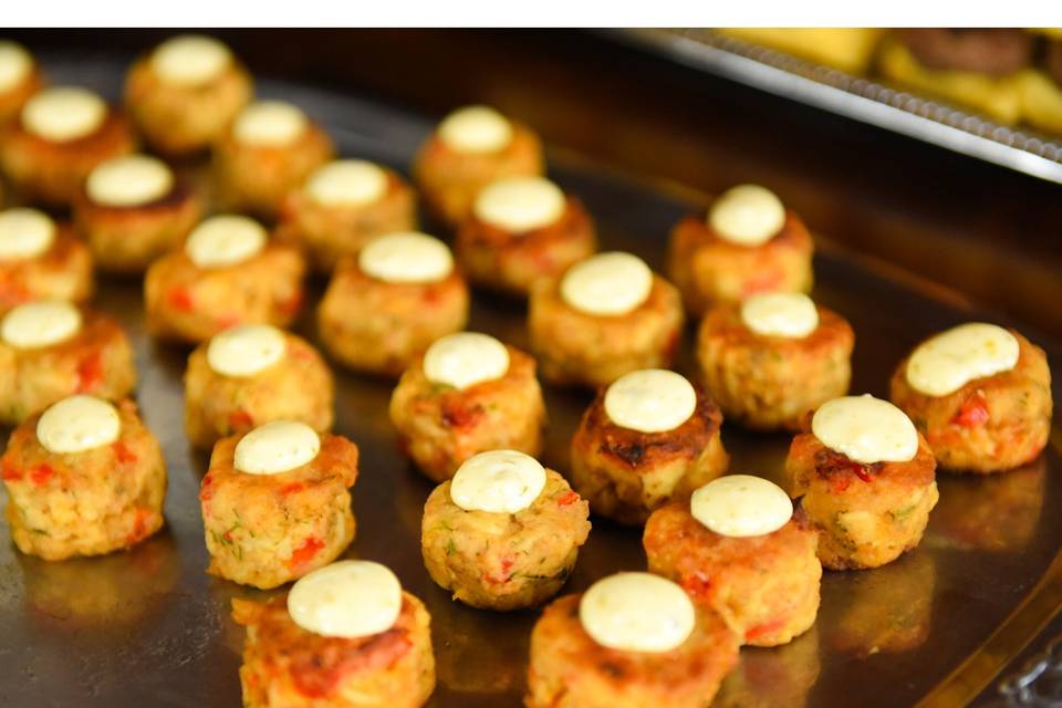 Mini crab cakes w/aioli