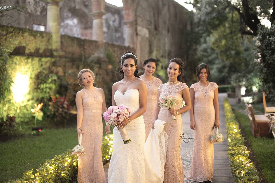 The bride with her bridesmaids