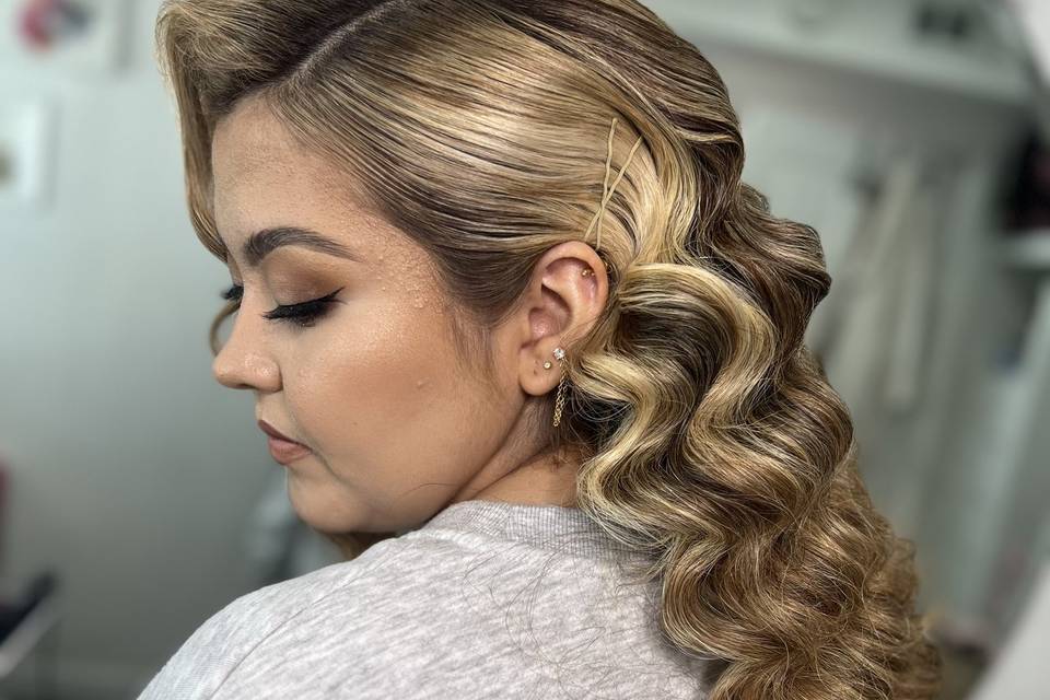 Tight Vintage Wave and Make Up