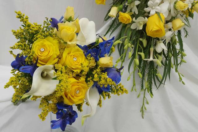 Corum s Flowers and Gifts Flowers Council Bluffs IA WeddingWire