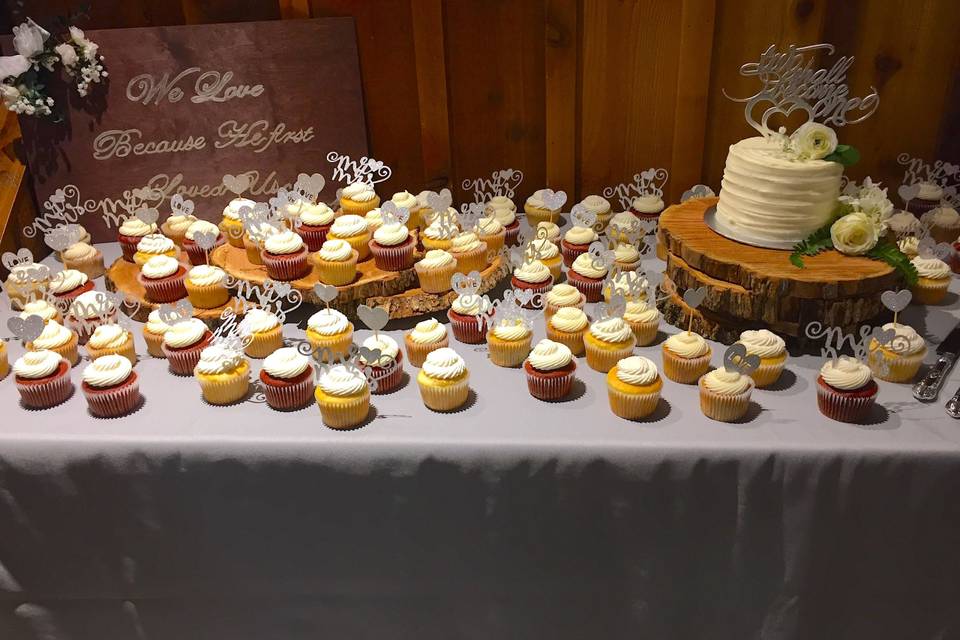 Cake Table Arrangement