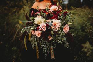 DeLuxe Floral Design by Jessica Powell