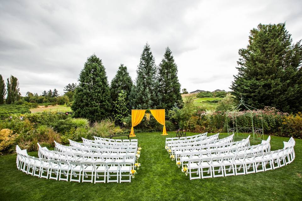 Outdoor wedding Photo by Evrim Icoz Photography