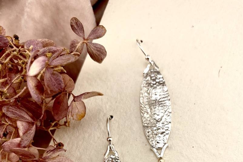 Lace Ellipse & Gold Earrings