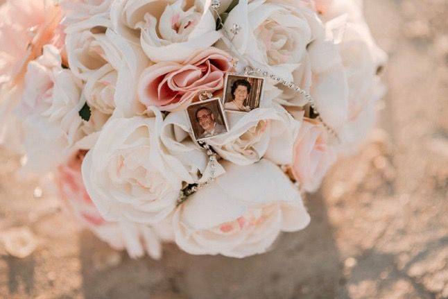 Special touch to personalize bouquet for passed grandparents