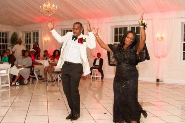 Groom and mother dance