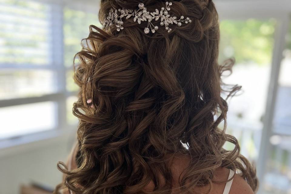 Stunning Curls on our Bride