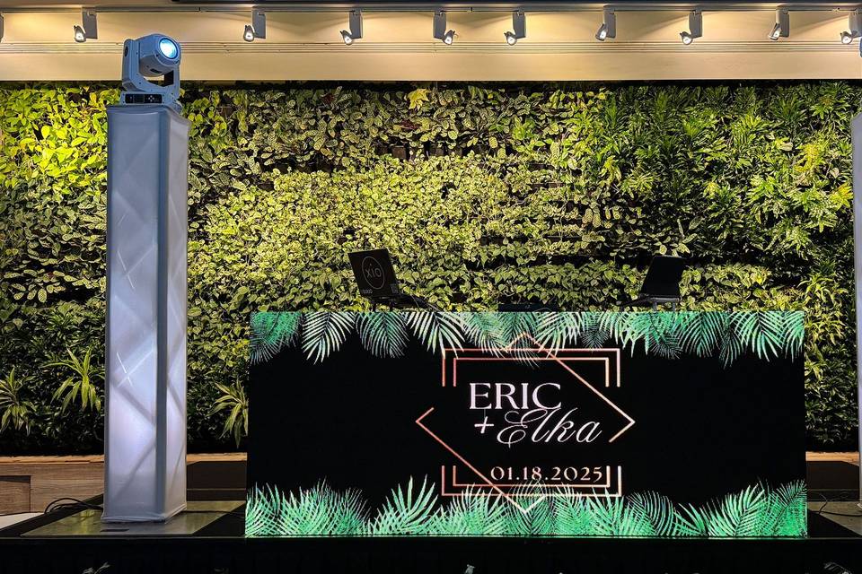 Living wall DJ booth