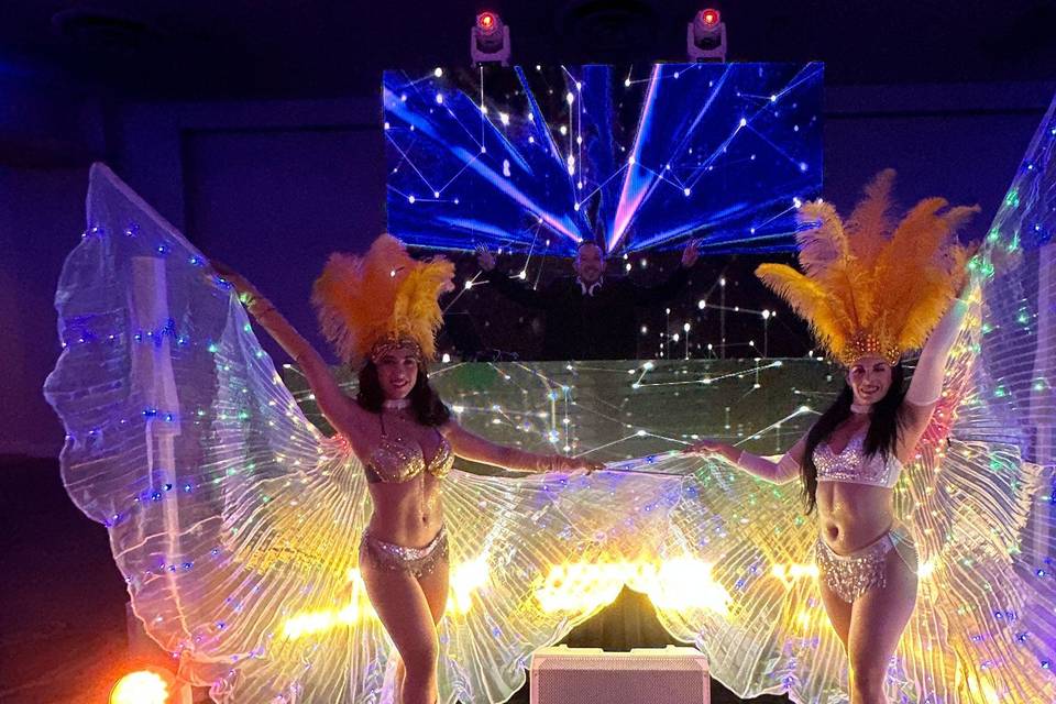 Samba dancers, hora loca