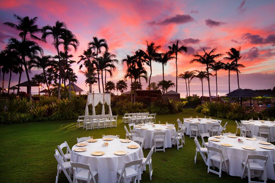 A Glam Oceanfront Wedding At The Four Seasons in Maui, Hawaii