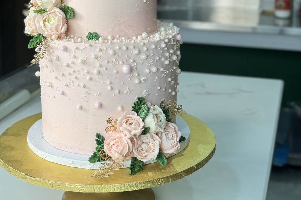 Pearl wedding cake