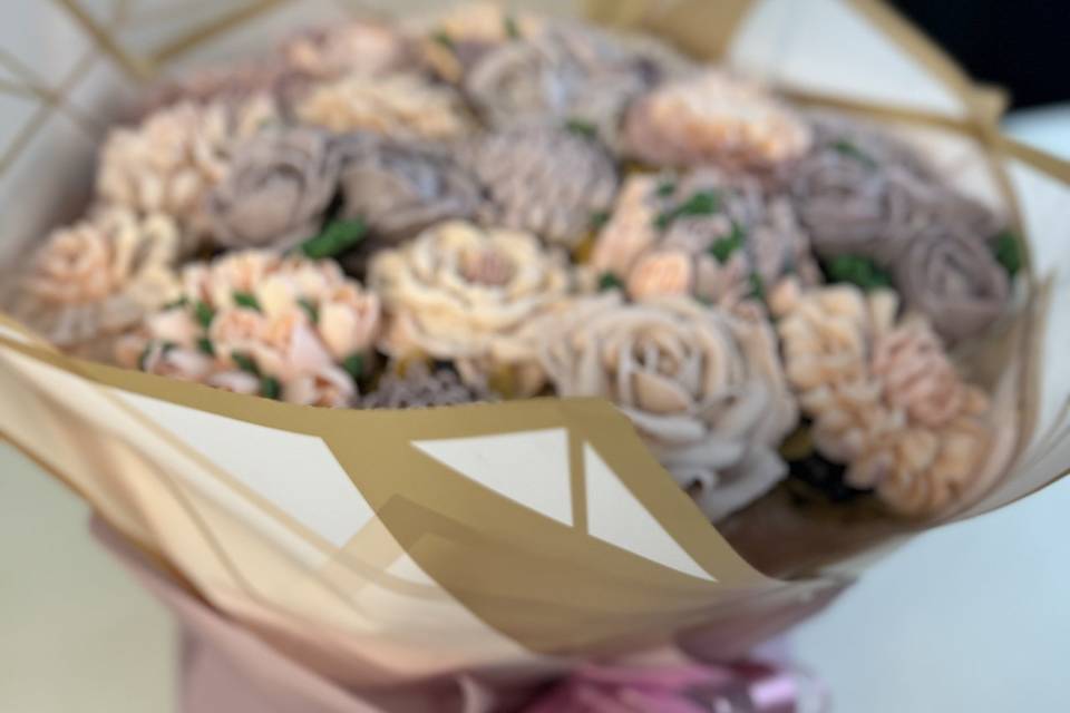 Cupcake bouquet centerpiece