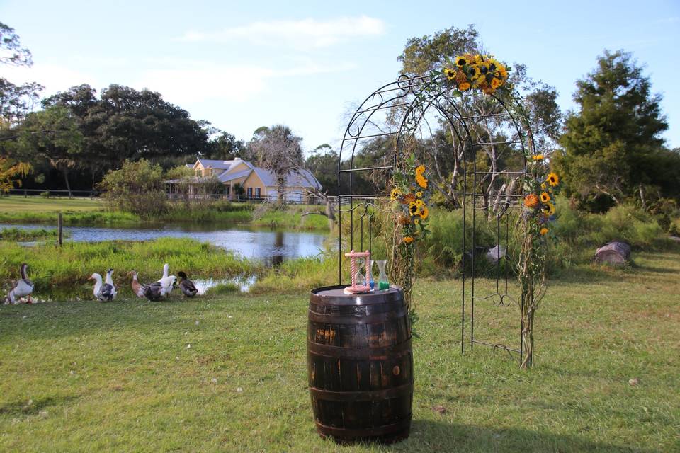 Elegantly rustic decorations