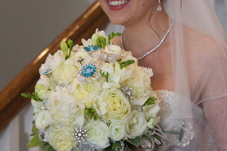 Bridal broach bouquet