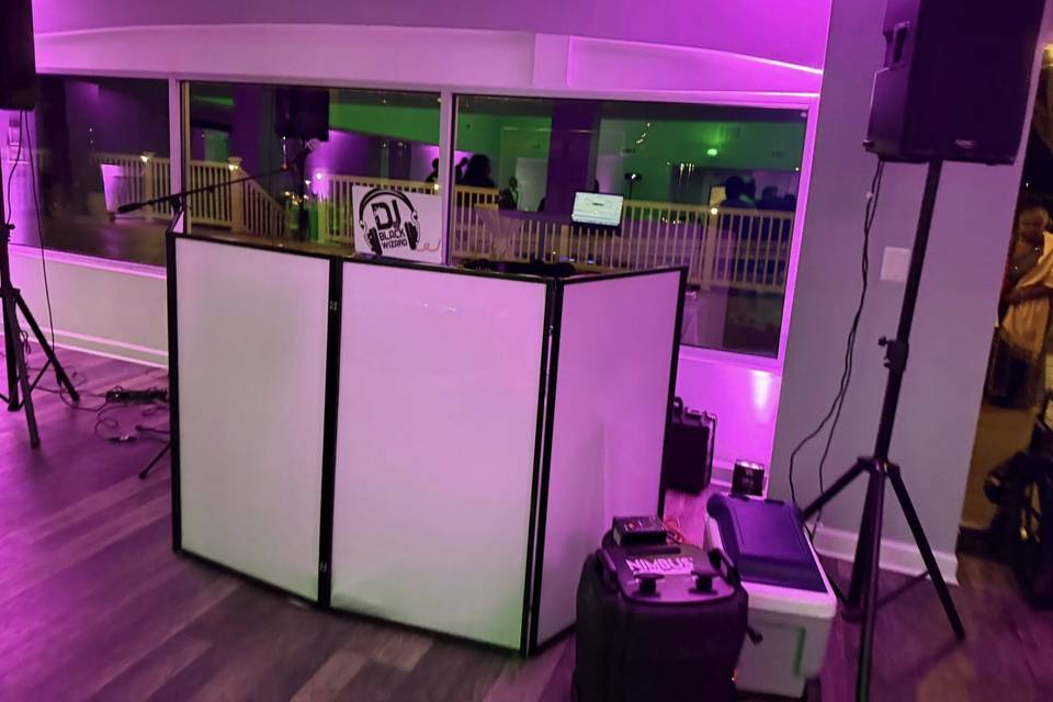 Dj facade