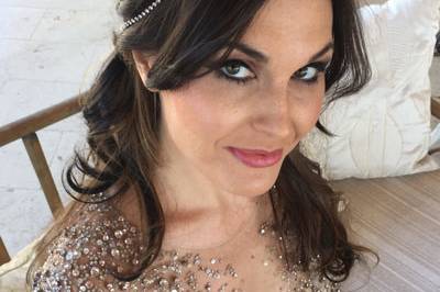 Bridal makeup and headpiece