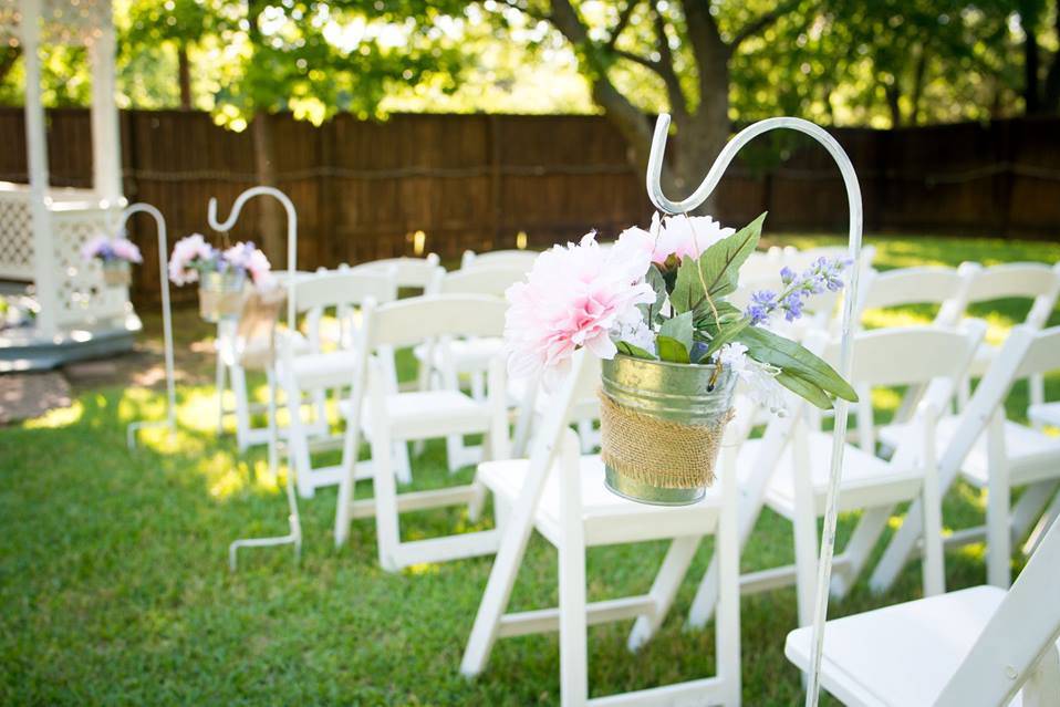 Aisle decor