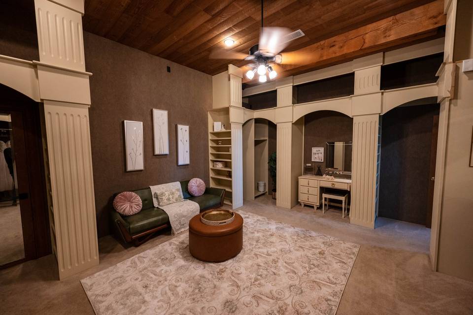 Large Bridal Suite