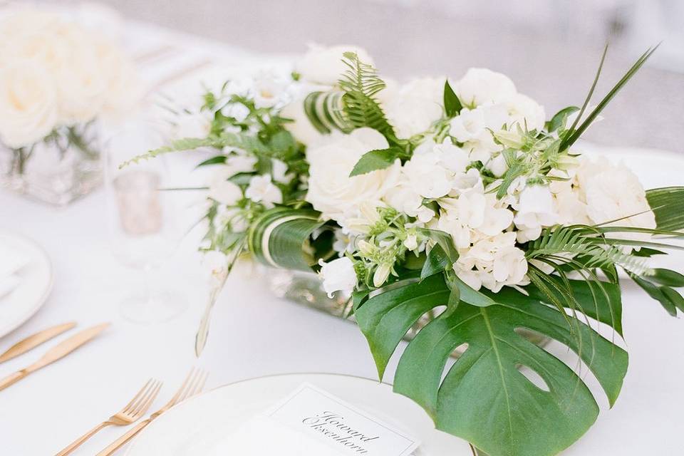 Tropical tablescape