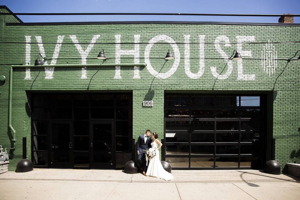 The Ivy House sign