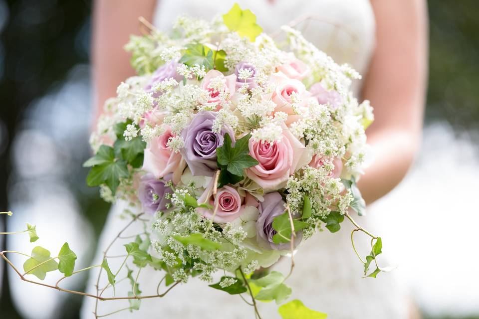 All White Wreath - Gidas Flowers