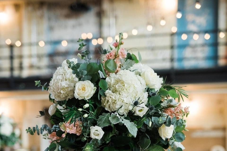 All White Easel - Gidas Flowers