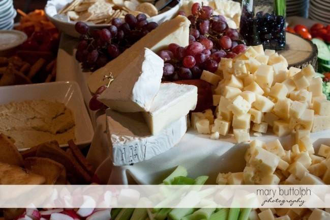 Cheese and grapes