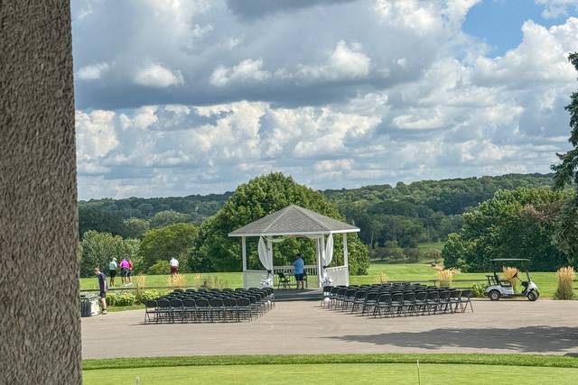 Full view of ceremony