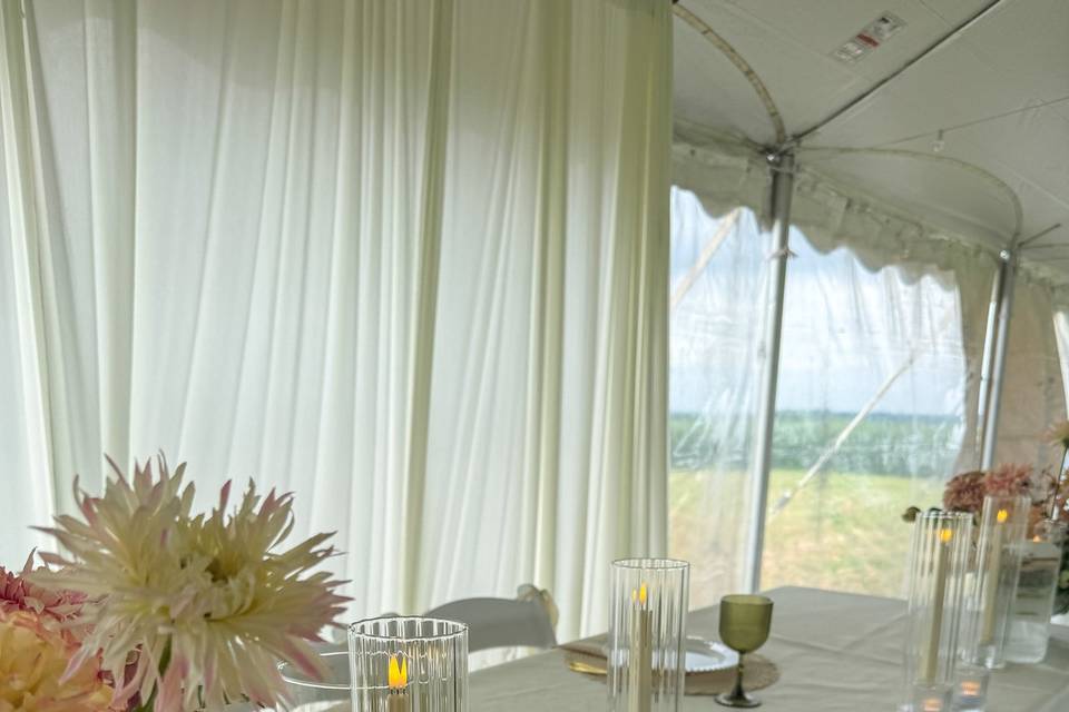sweetheart table decor