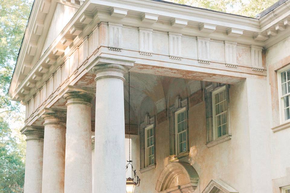 Swan house