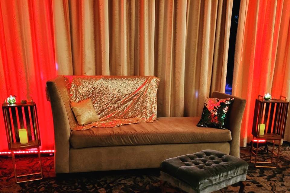 Lounge decor and lighting