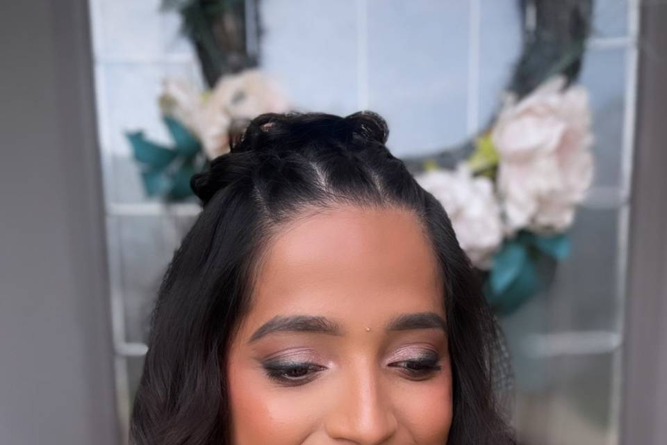 Smokey eyes soft glam