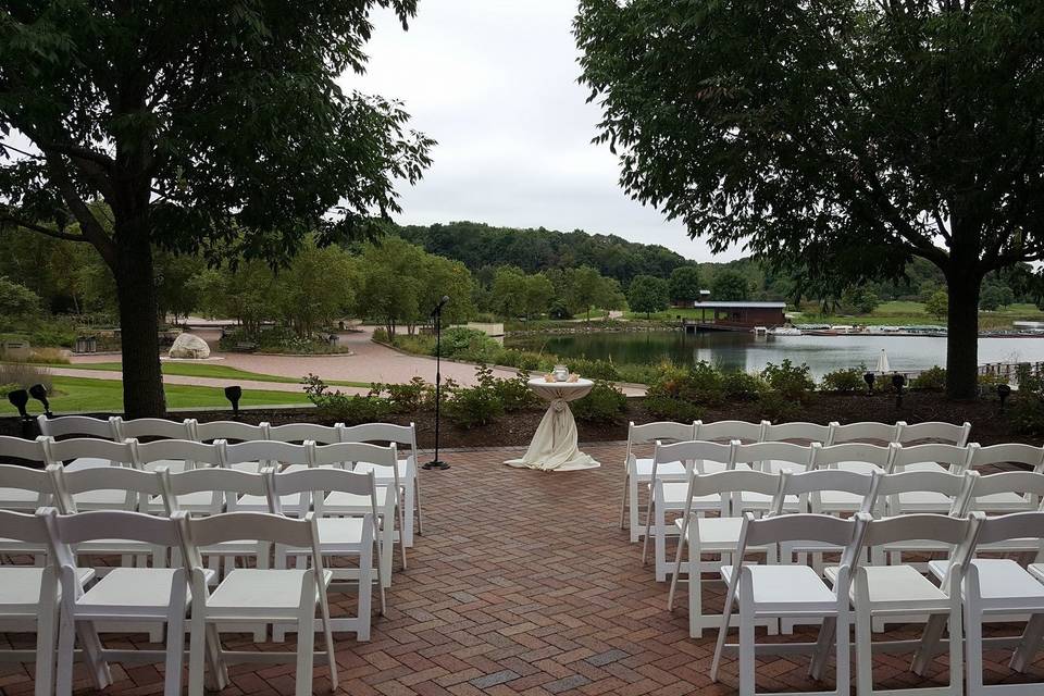 Beautiful north patio ceremony