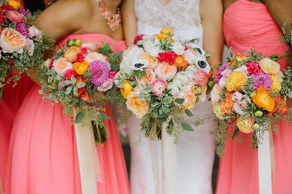 The bridal party bouquets - Dynamic Films