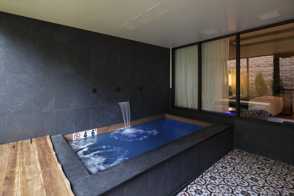 Plunge Pool