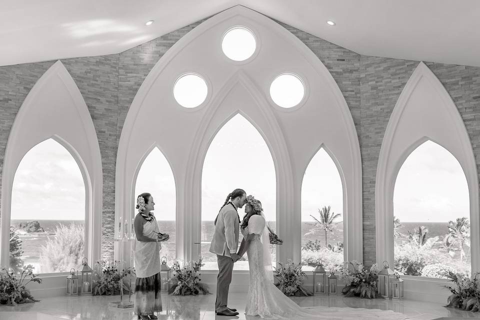 Oahu Wedding Photographer