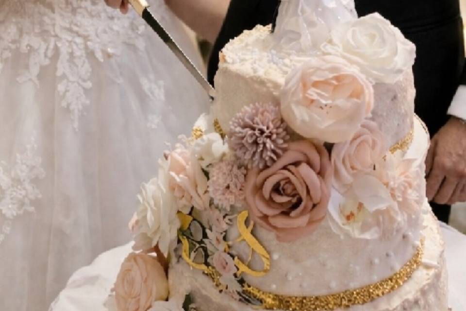 Soft Dusty Rose Wedding Cake