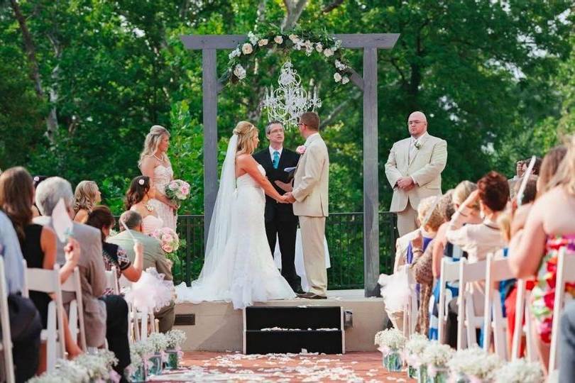 Outdoor Ceremony at Creekside