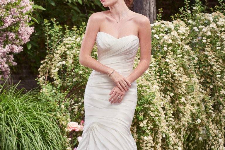 Strapless wedding dress