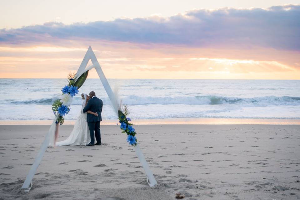 Sweet Sunrise Triangle Arch