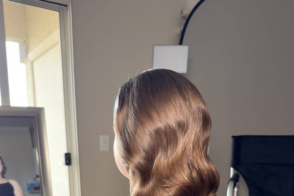 Half-up Hollywood waves ✨