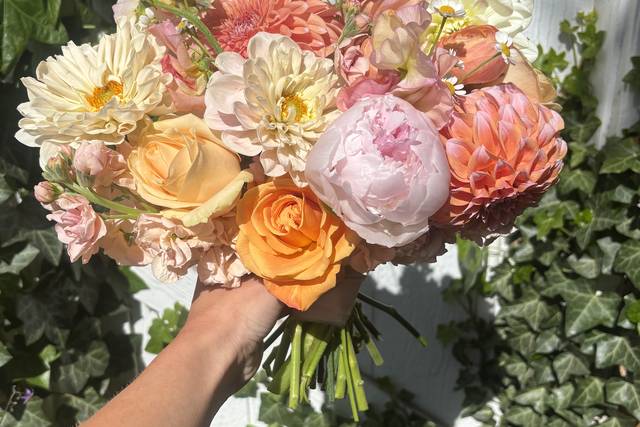 Sadie Sunshine Floristry