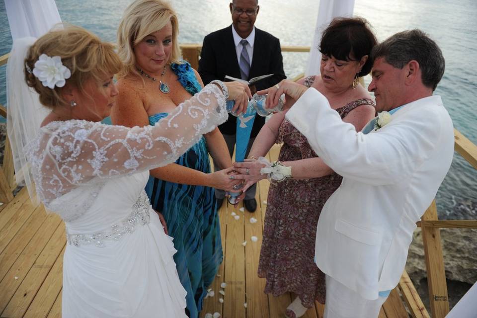 Weddings by Debra Thompson LLC