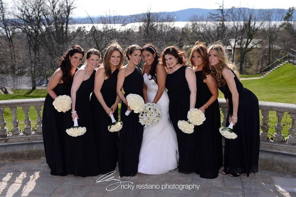 Weddings by Debra Thompson LLC