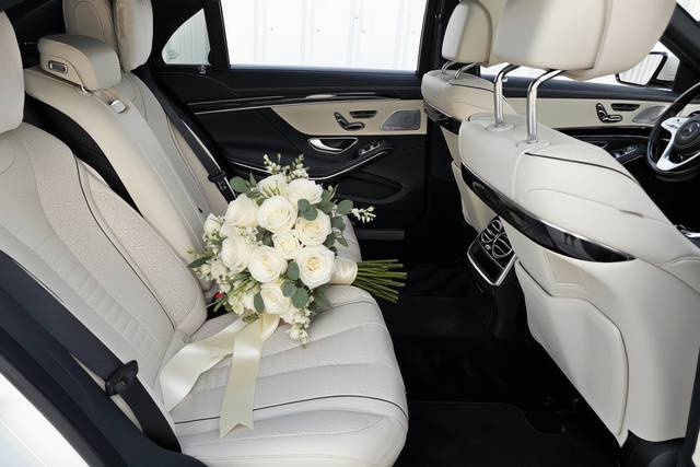 Mercedes-Benz S560 interior