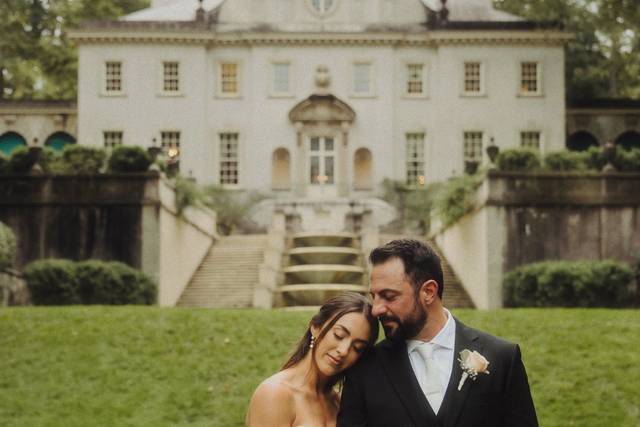Swan House