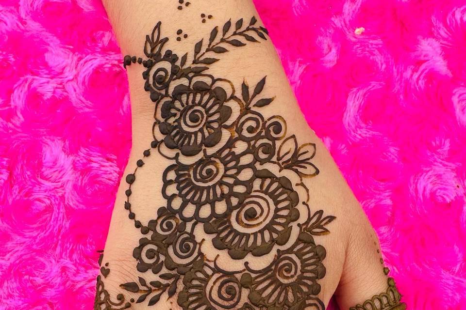 Love Aum Henna Creation