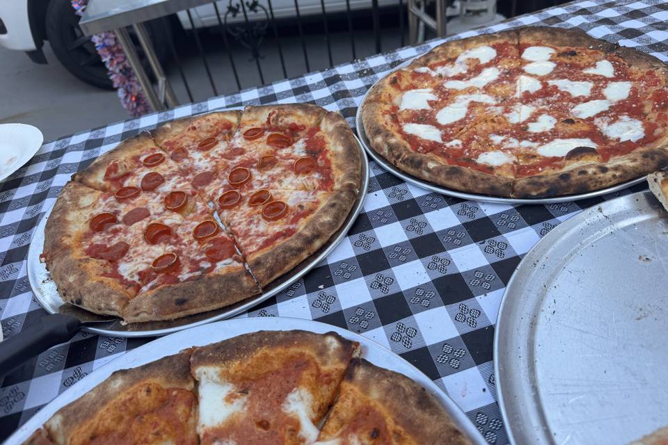 Tomato basil pizza