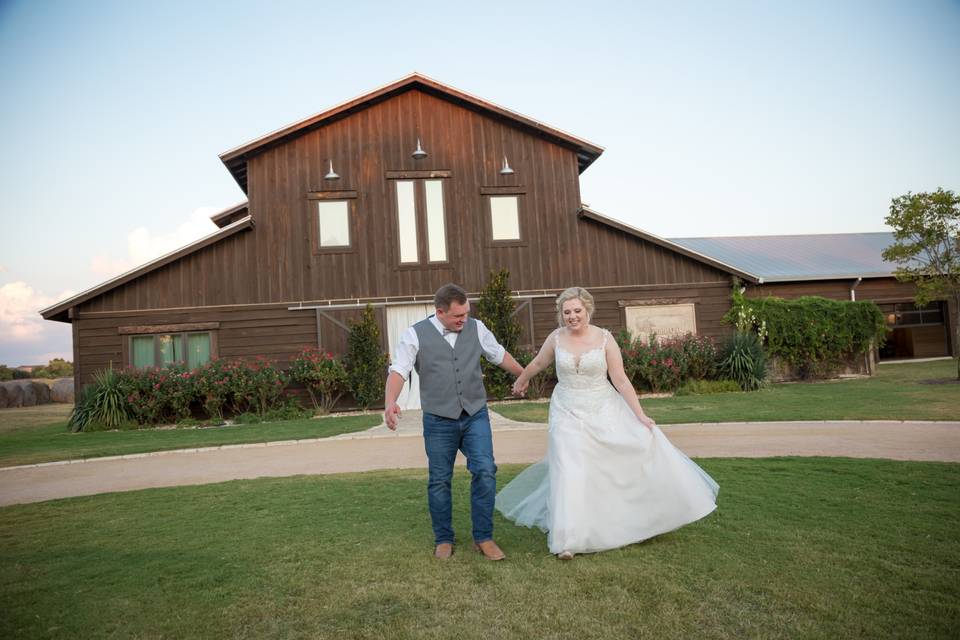 Lone Oak Barn